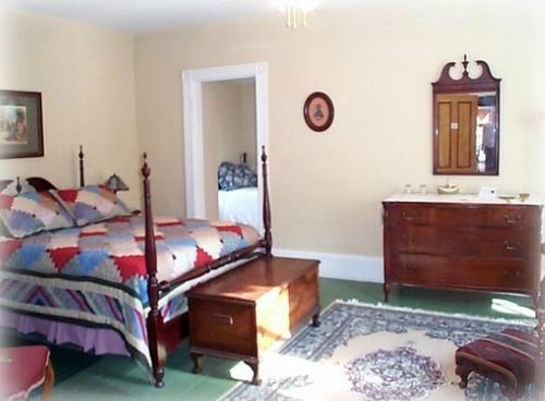 Evangeline'S Tower Bed & Breakfast Parrsboro Esterno foto